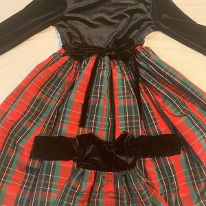 Girls' Long Sleeve Velvet Woven Plaid Dress with Matching Doll Outfit